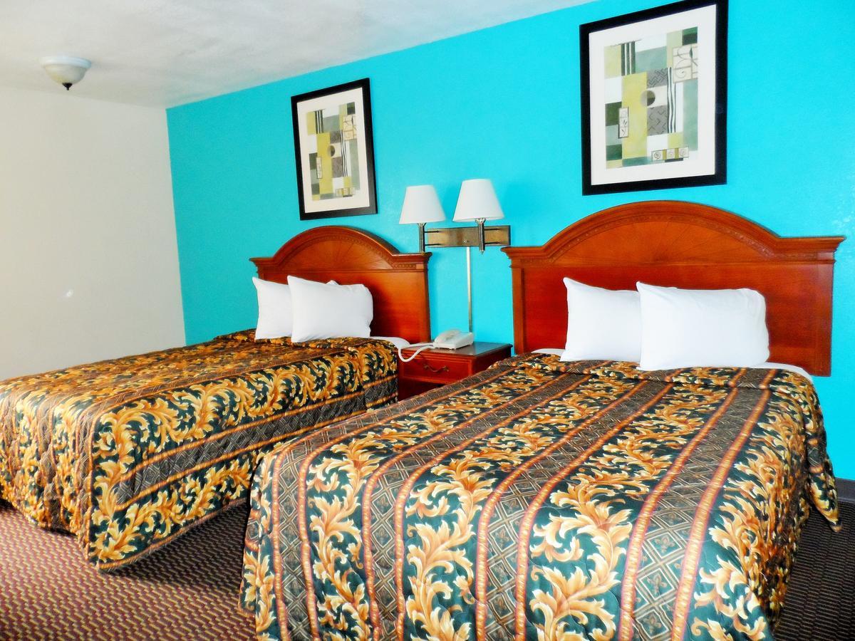 Courtesy Inn Del City Exterior photo